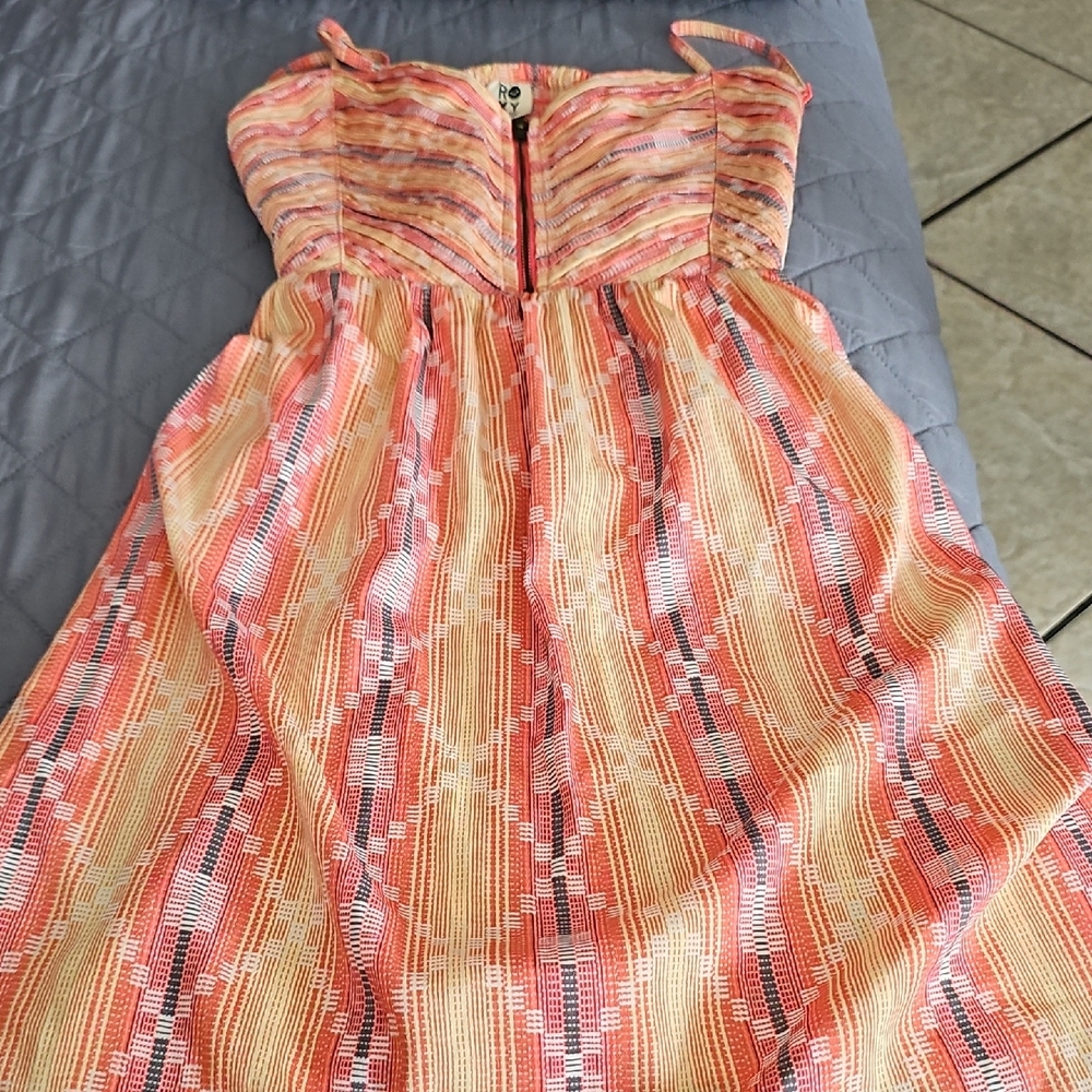 Roxy Strapless Dress with Pink and Yellow Pattern - Picture 6 of 7
